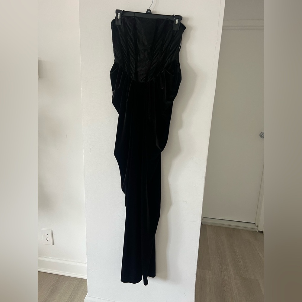 Elegant Black Strapless Gown